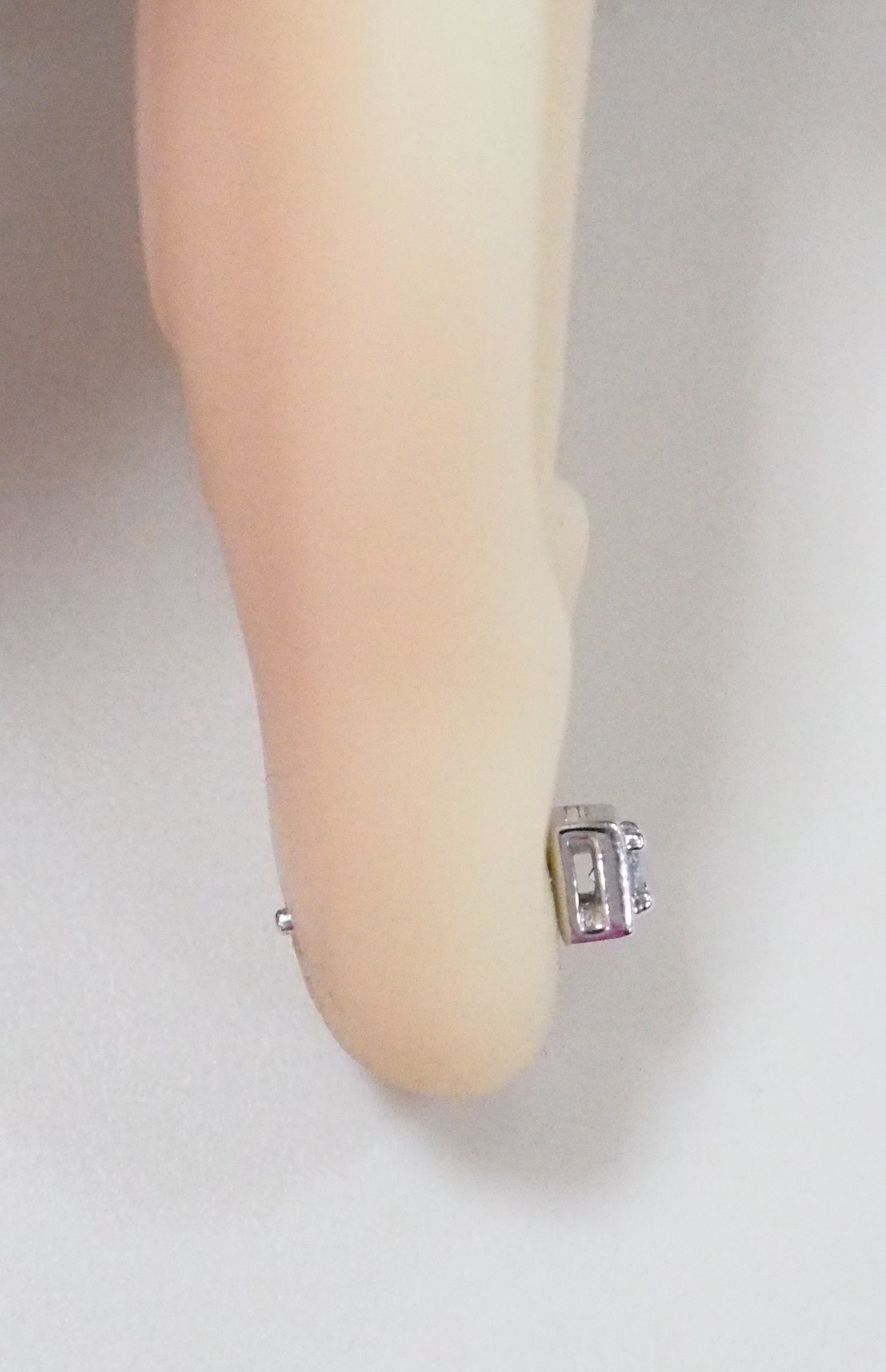 Серебряные серьги-пусеты 925 пробы; вставки 2 Танзанит 0,24ct;